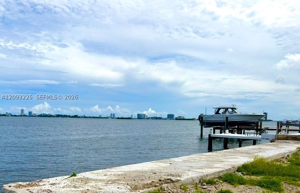 Real estate property located at 10875 Bayshore Dr, Miami-dade, Amd Pl Bay Ridge, Miami, FL