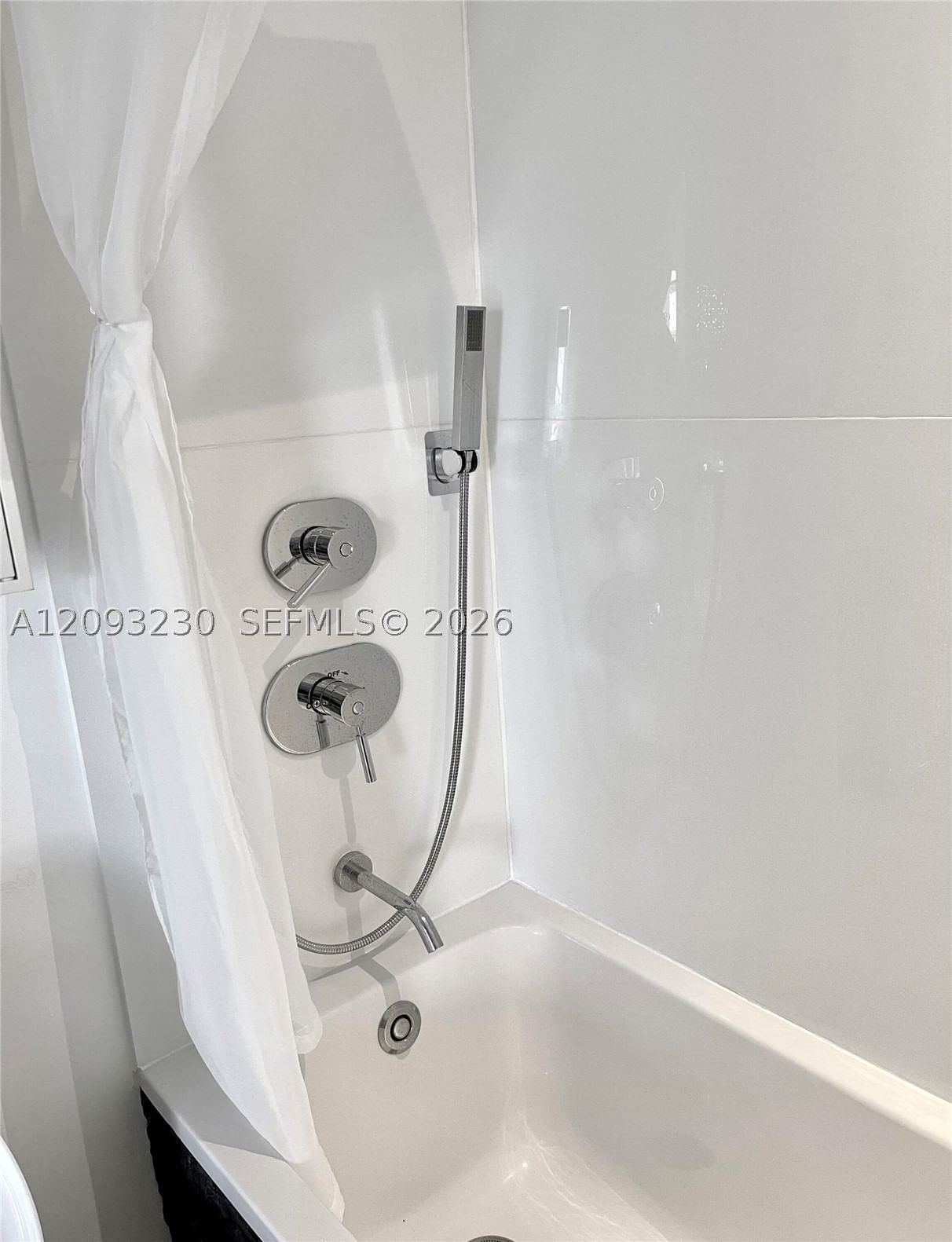 Real estate property located at 13105 Ixora Ct #302, Miami-dade, Keystone Arms Condo, North Miami, FL