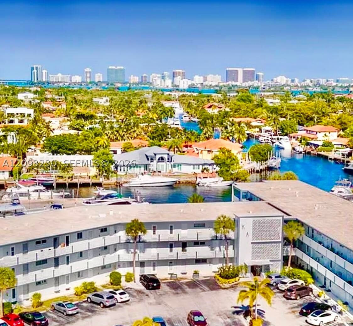 Real estate property located at 13105 Ixora Ct #302, Miami-dade, Keystone Arms Condo, North Miami, FL
