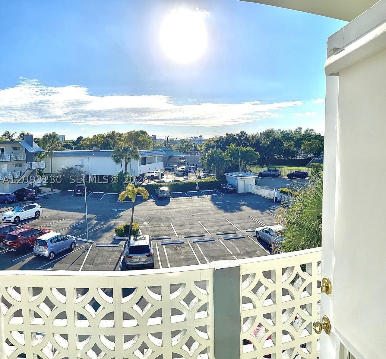 Real estate property located at 13105 Ixora Ct #302, Miami-dade, Keystone Arms Condo, North Miami, FL
