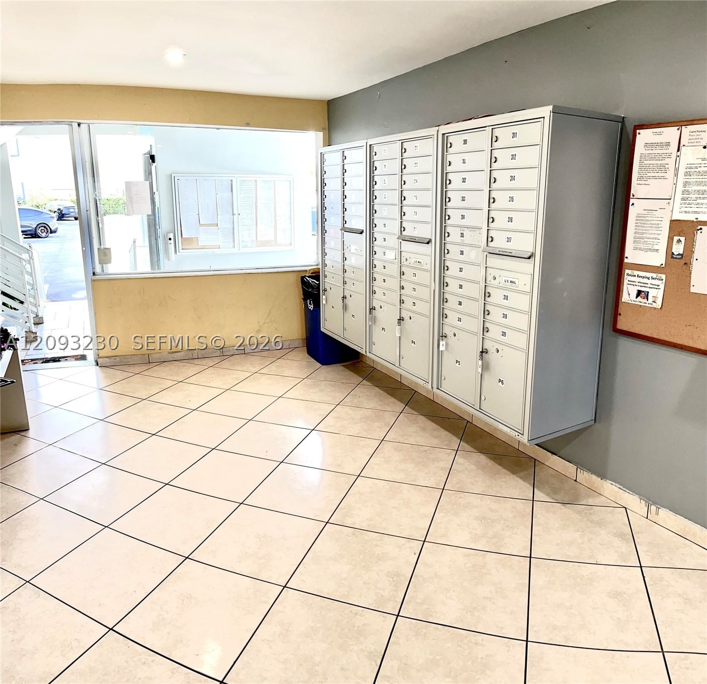 Real estate property located at 13105 Ixora Ct #302, Miami-dade, Keystone Arms Condo, North Miami, FL