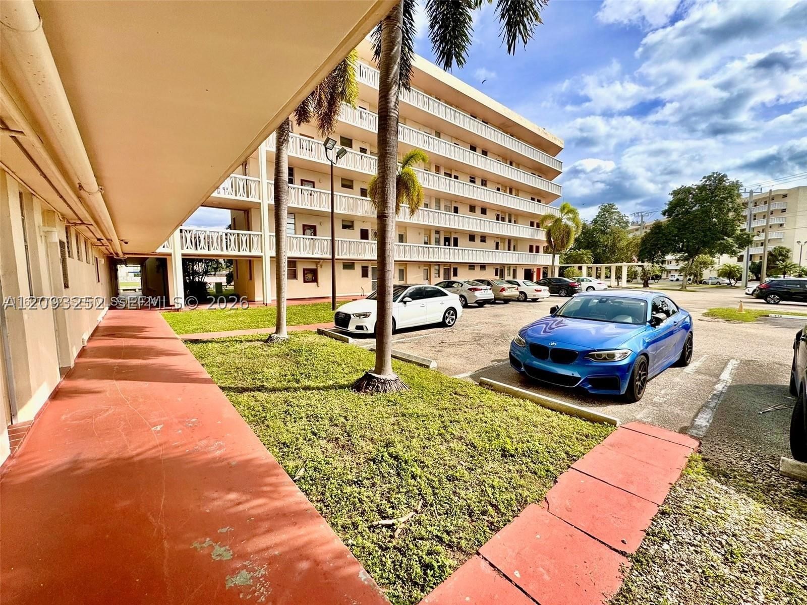 Real estate property located at 2905 Point East Dr L102, Miami-dade, Point East Sec Iii Condo, Aventura, FL
