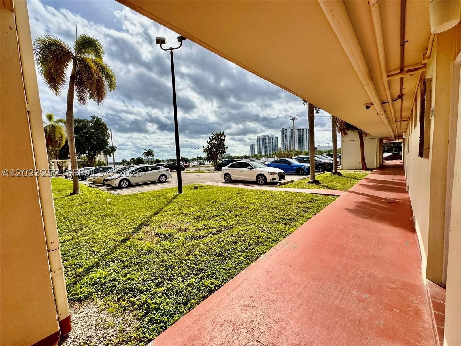 Real estate property located at 2905 Point East Dr L102, Miami-dade, Point East Sec Iii Condo, Aventura, FL