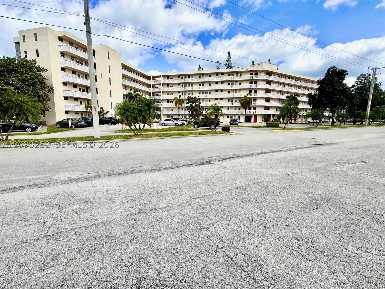 Real estate property located at 2905 Point East Dr L102, Miami-dade, Point East Sec Iii Condo, Aventura, FL