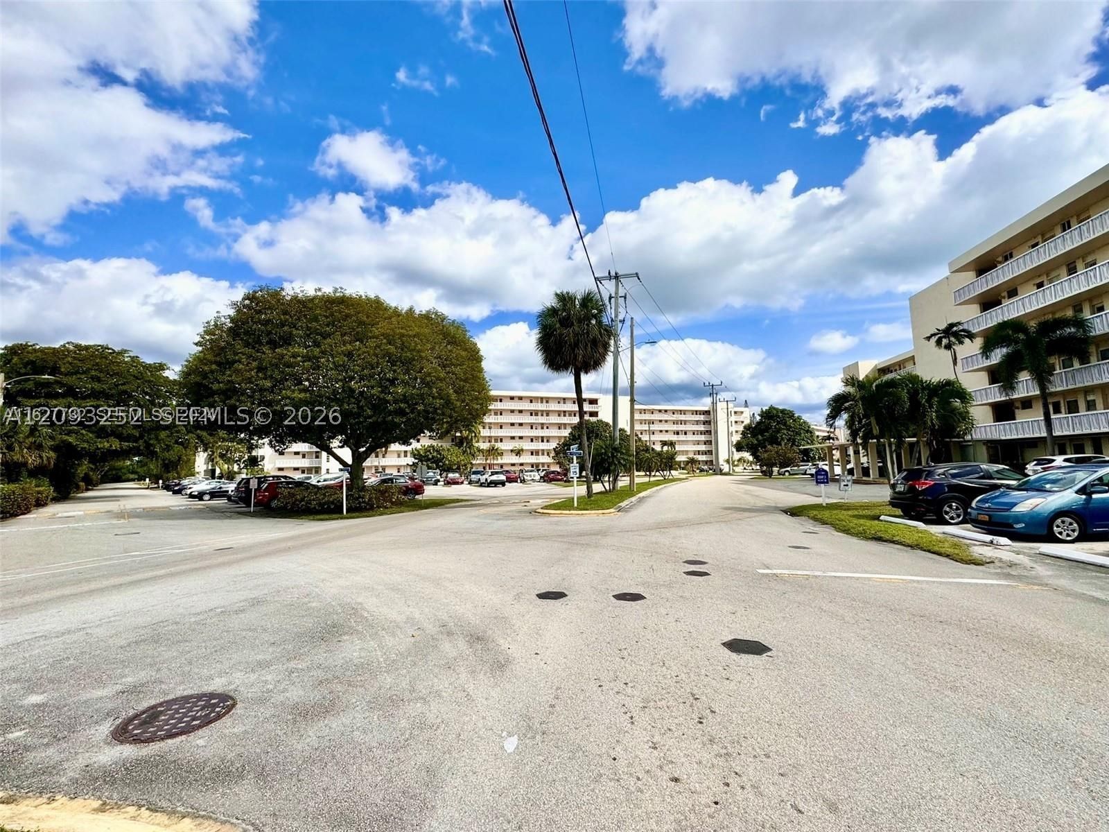 Real estate property located at 2905 Point East Dr L102, Miami-dade, Point East Sec Iii Condo, Aventura, FL