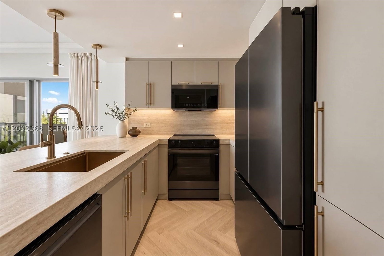 Real estate property located at 2740 28th Terrace #602, Miami-dade, Villaggio In The Grove, Miami, FL