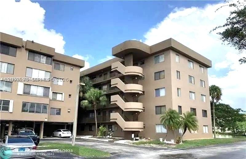 Real estate property located at 8020 Hampton Blvd #309, Broward, Carlisle At Hamptons West, North Lauderdale, FL