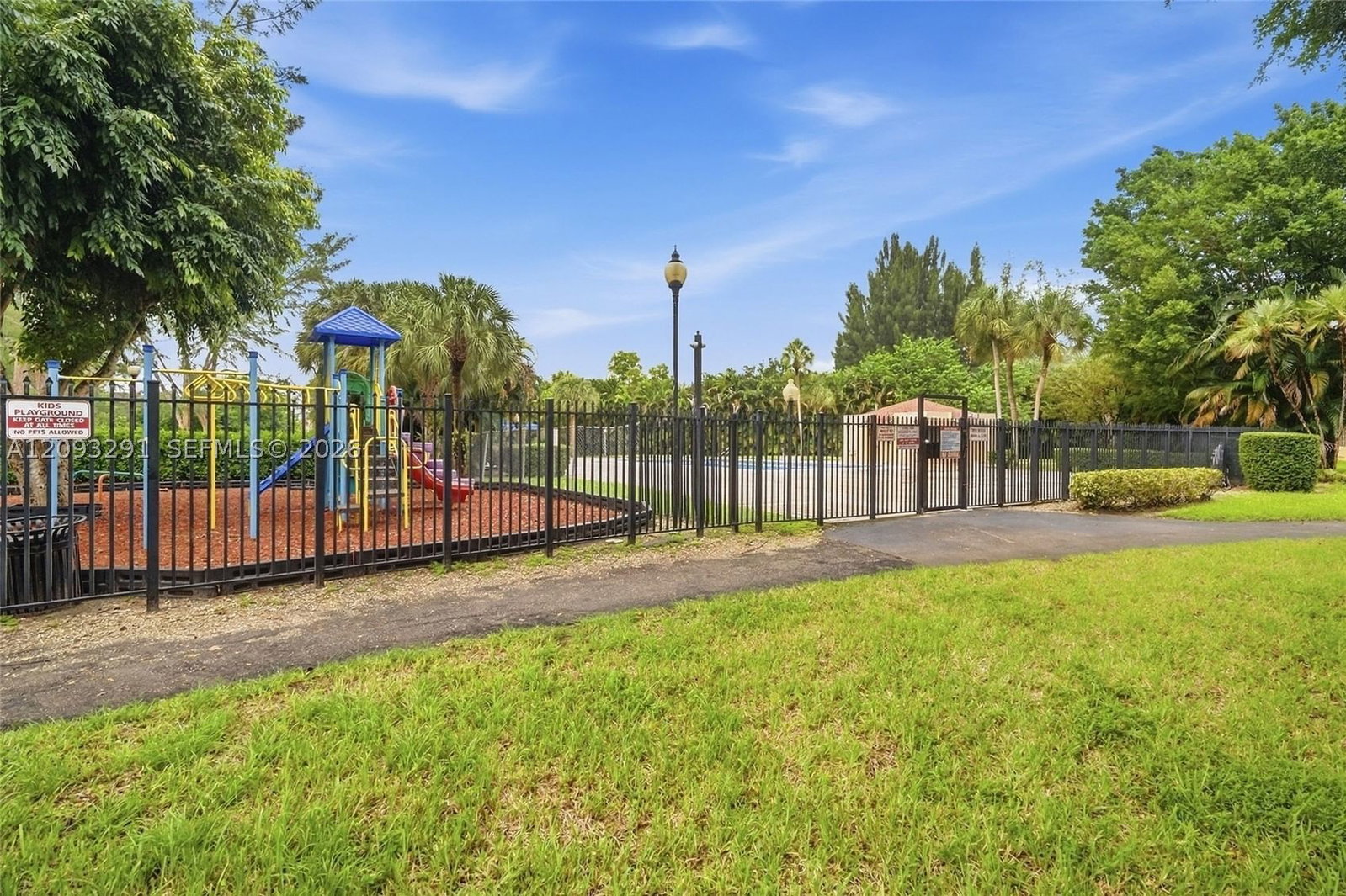 Real estate property located at 3490 Foxcroft Rd B303, Broward, Foxcroft Apts Inc Condo, Miramar, FL