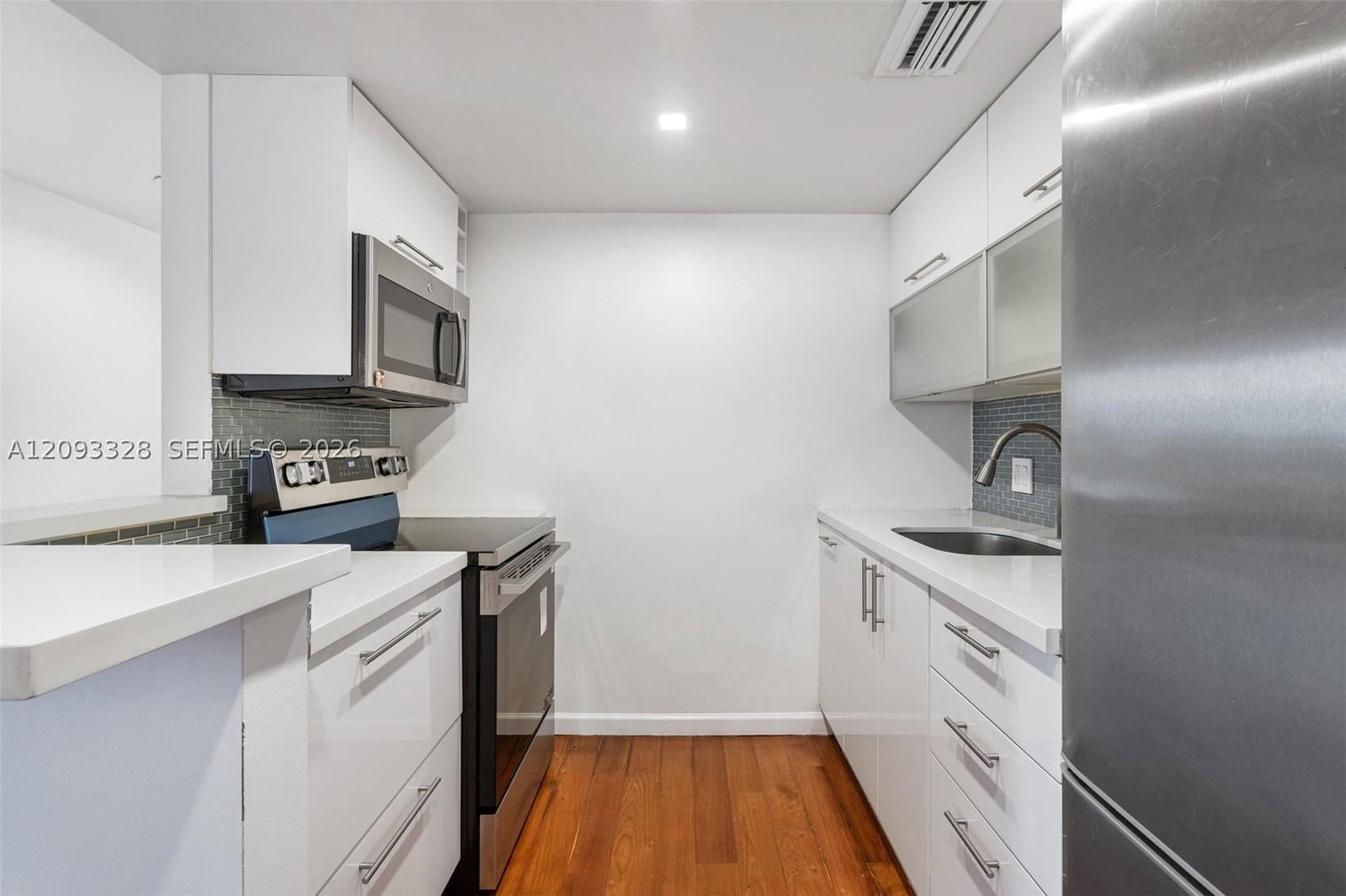Real estate property located at 227 Michigan Ave #405, Miami-dade, The Ambassadors Condo, Miami Beach, FL