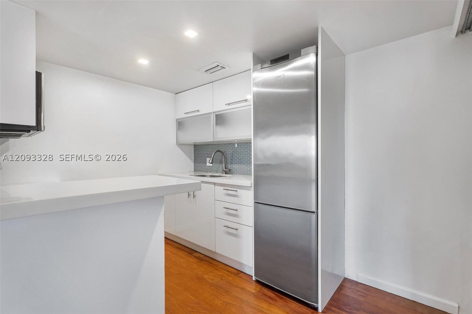 Real estate property located at 227 Michigan Ave #405, Miami-dade, The Ambassadors Condo, Miami Beach, FL