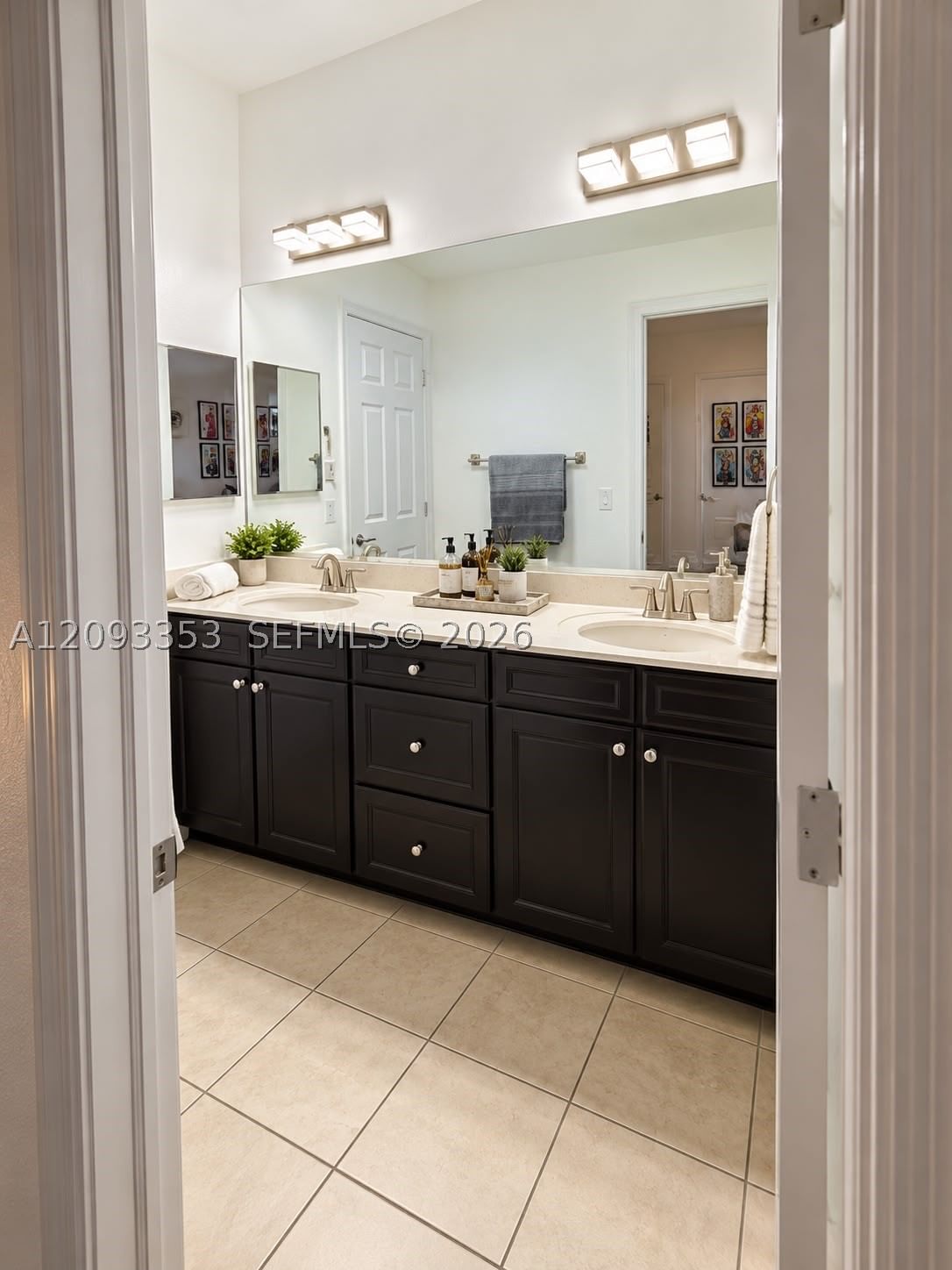 Real estate property located at 8830 101st Pl, Miami-dade, Isles At Grand Bay, Doral, FL