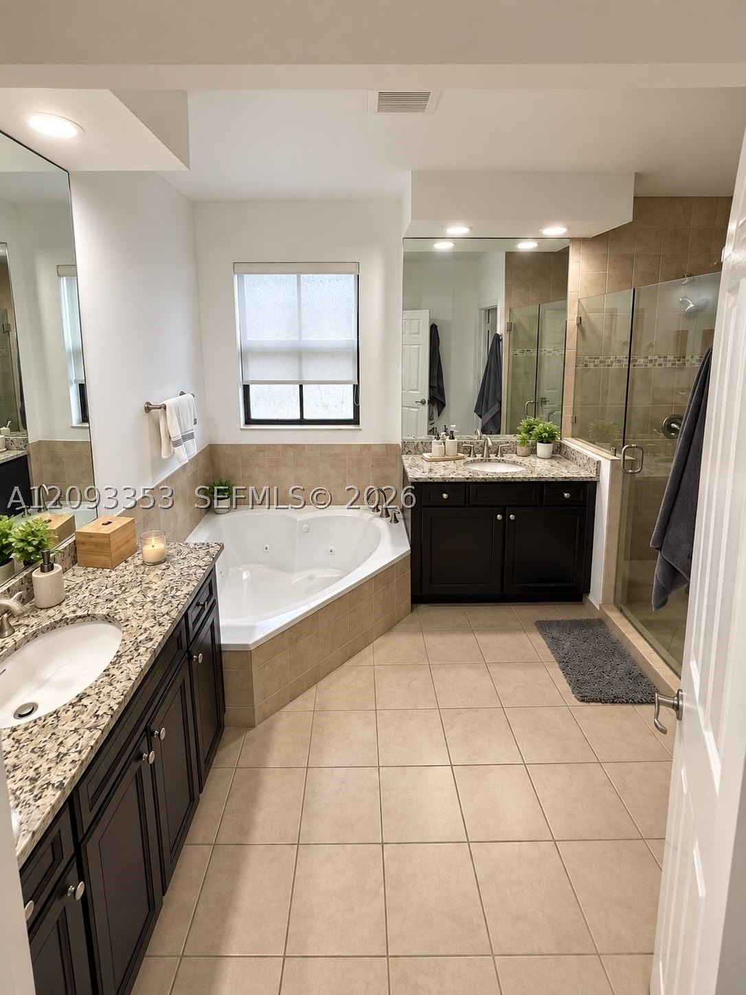 Real estate property located at 8830 101st Pl, Miami-dade, Isles At Grand Bay, Doral, FL
