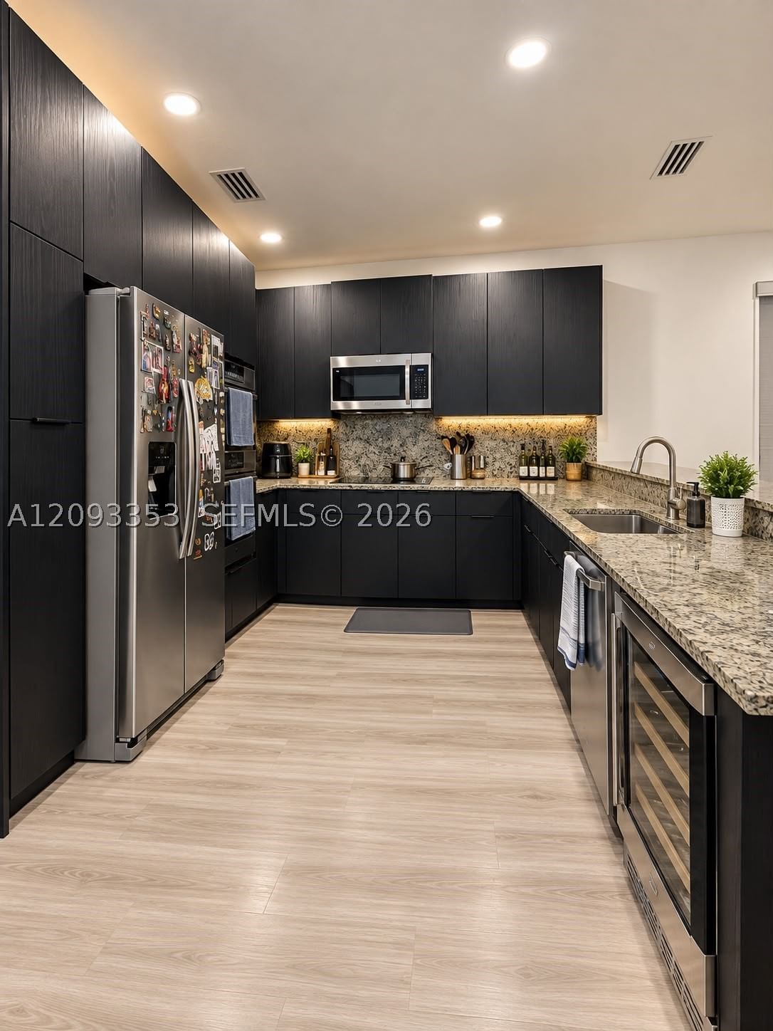 Real estate property located at 8830 101st Pl, Miami-dade, Isles At Grand Bay, Doral, FL