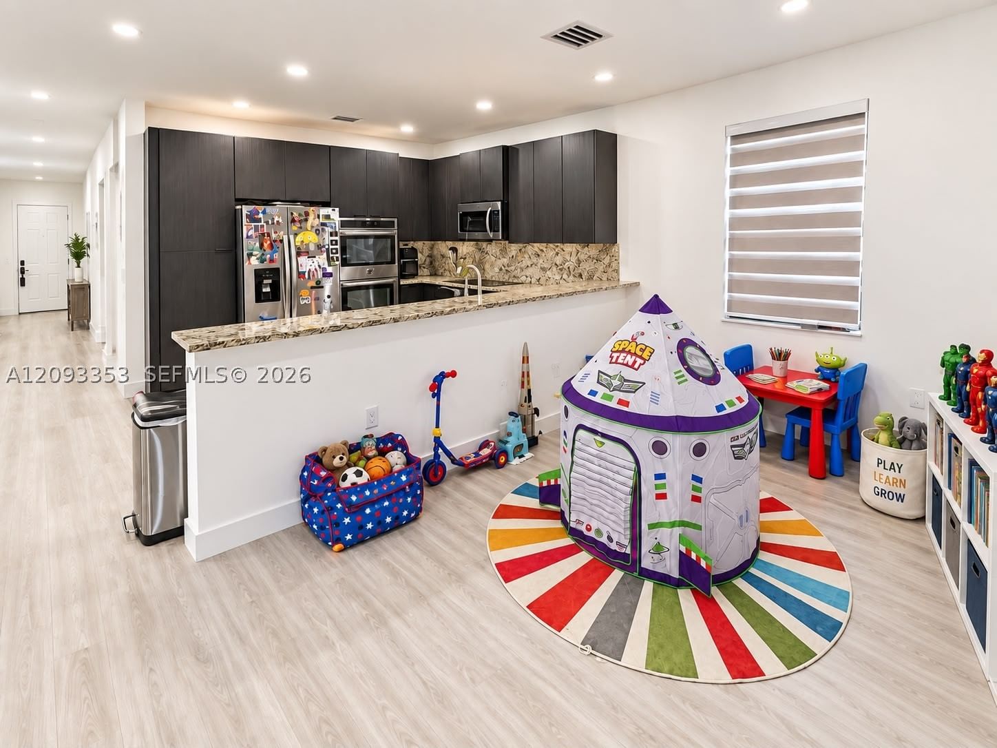 Real estate property located at 8830 101st Pl, Miami-dade, Isles At Grand Bay, Doral, FL