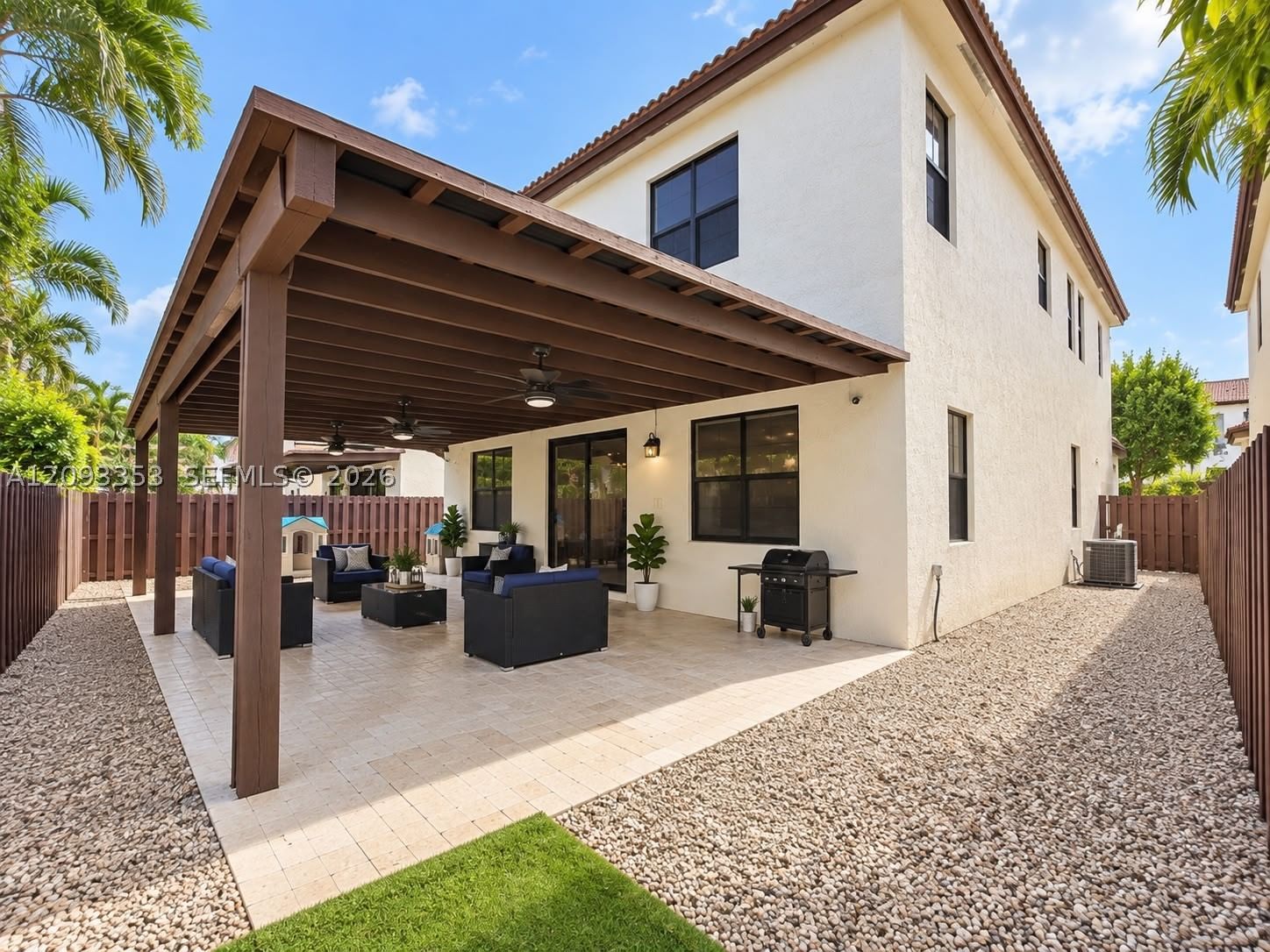 Real estate property located at 8830 101st Pl, Miami-dade, Isles At Grand Bay, Doral, FL