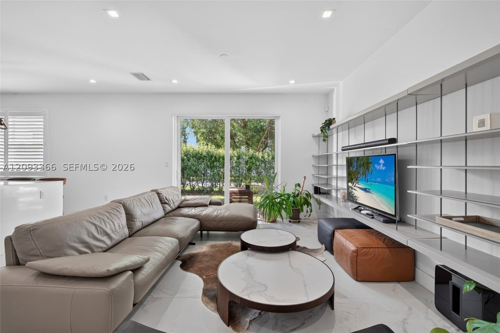 Real estate property located at 10370 67th Ter, Miami-dade, Doral Palms South, Doral, FL