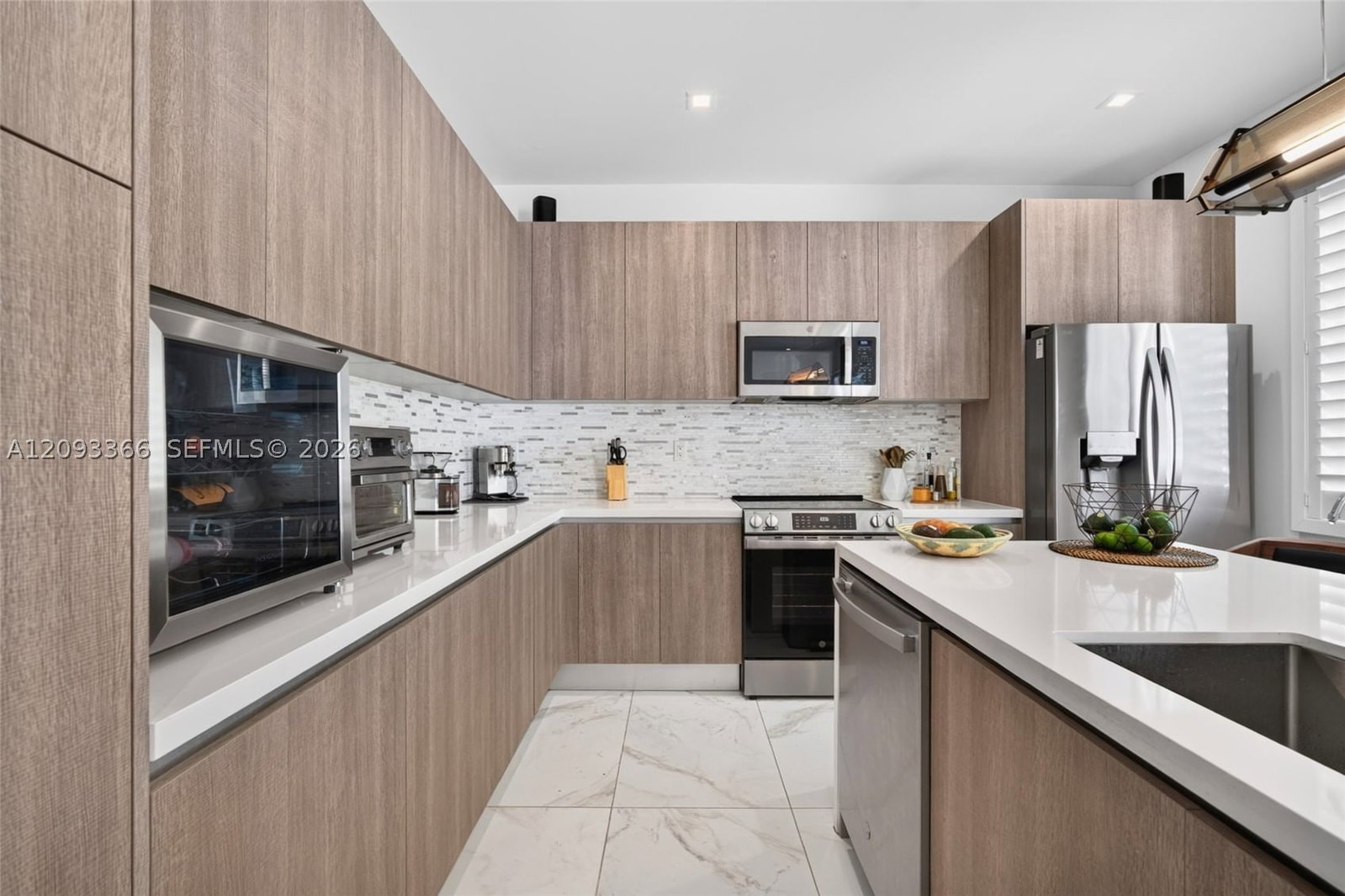 Real estate property located at 10370 67th Ter, Miami-dade, Doral Palms South, Doral, FL