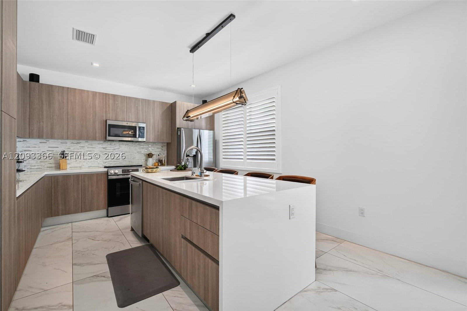 Real estate property located at 10370 67th Ter, Miami-dade, Doral Palms South, Doral, FL