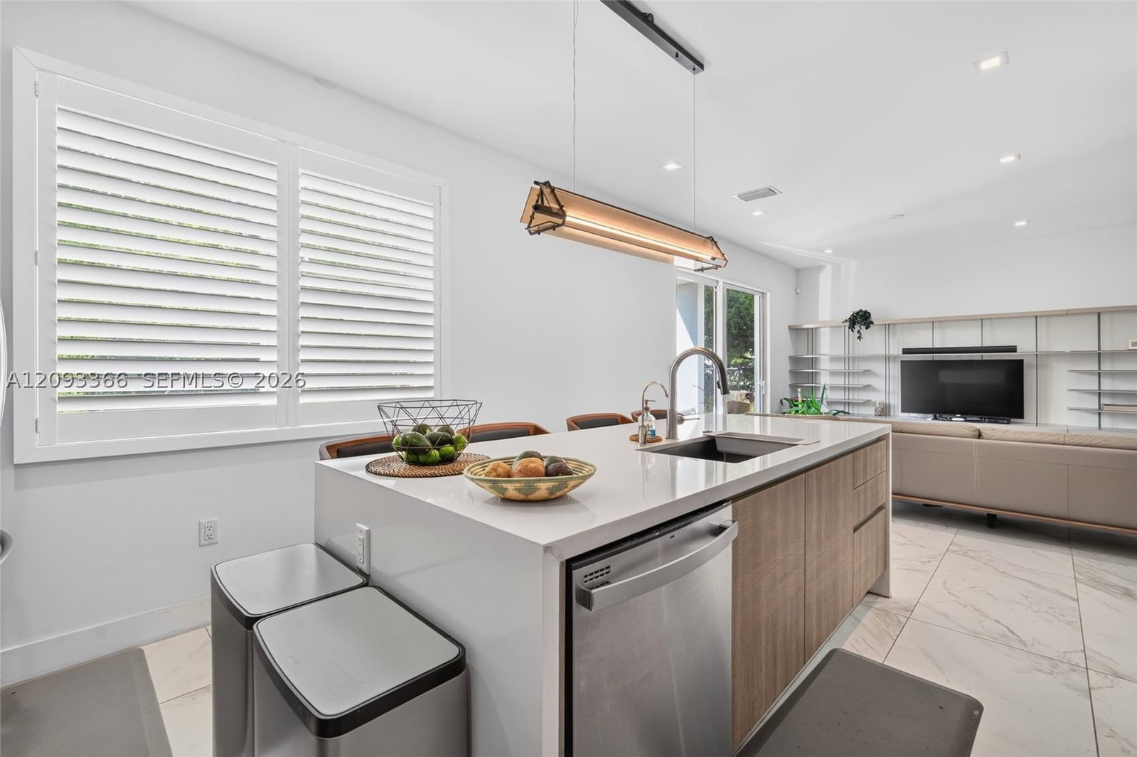 Real estate property located at 10370 67th Ter, Miami-dade, Doral Palms South, Doral, FL