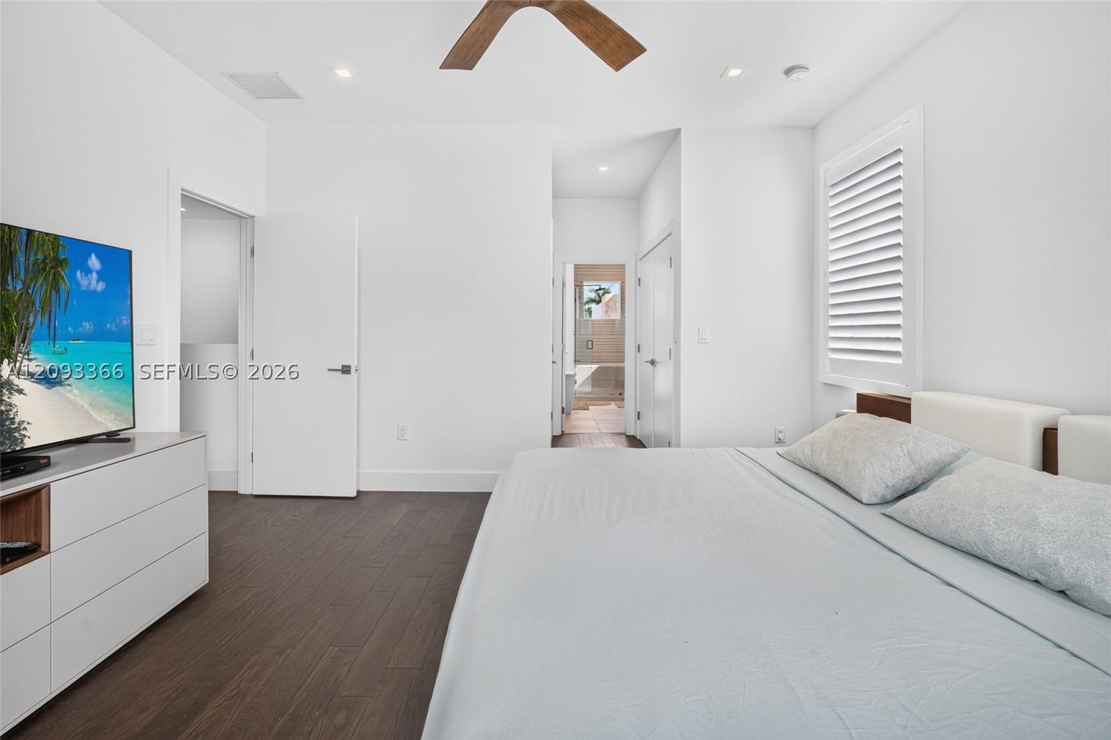 Real estate property located at 10370 67th Ter, Miami-dade, Doral Palms South, Doral, FL