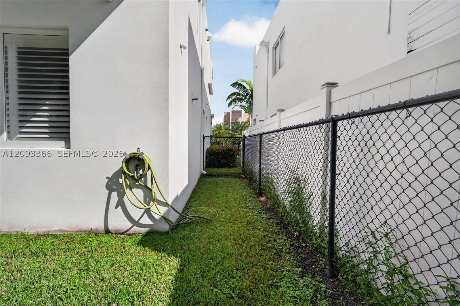 Real estate property located at 10370 67th Ter, Miami-dade, Doral Palms South, Doral, FL