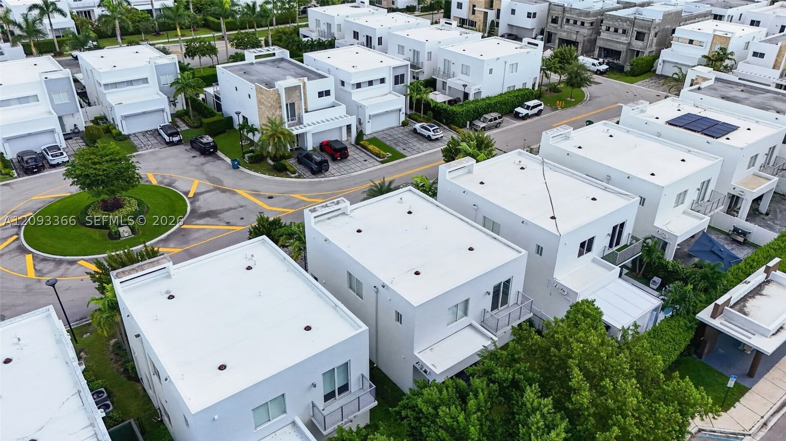 Real estate property located at 10370 67th Ter, Miami-dade, Doral Palms South, Doral, FL