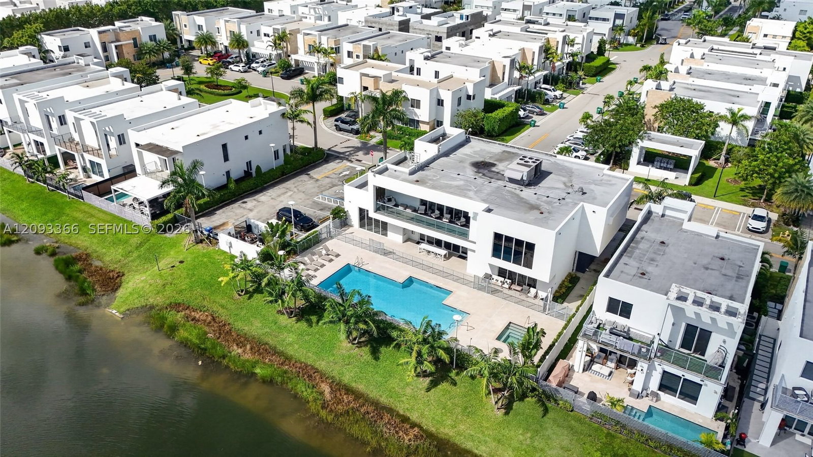 Real estate property located at 10370 67th Ter, Miami-dade, Doral Palms South, Doral, FL
