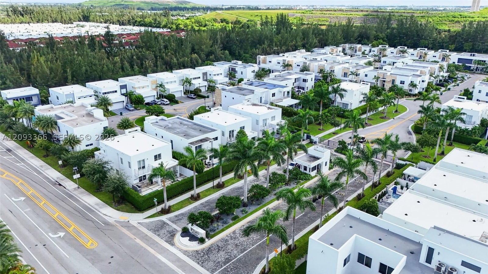Real estate property located at 10370 67th Ter, Miami-dade, Doral Palms South, Doral, FL