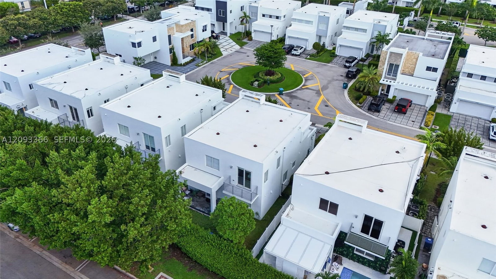 Real estate property located at 10370 67th Ter, Miami-dade, Doral Palms South, Doral, FL