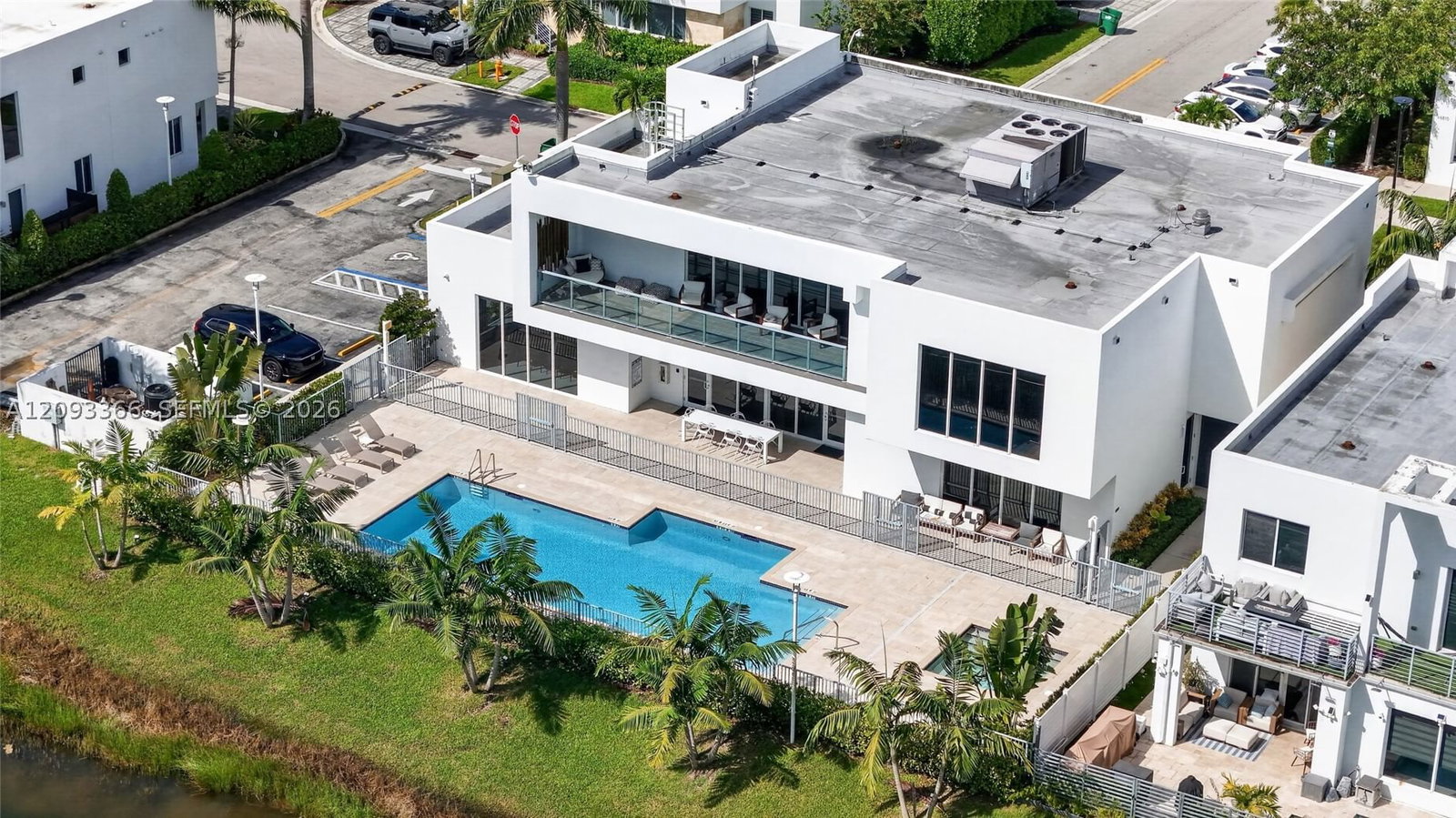 Real estate property located at 10370 67th Ter, Miami-dade, Doral Palms South, Doral, FL