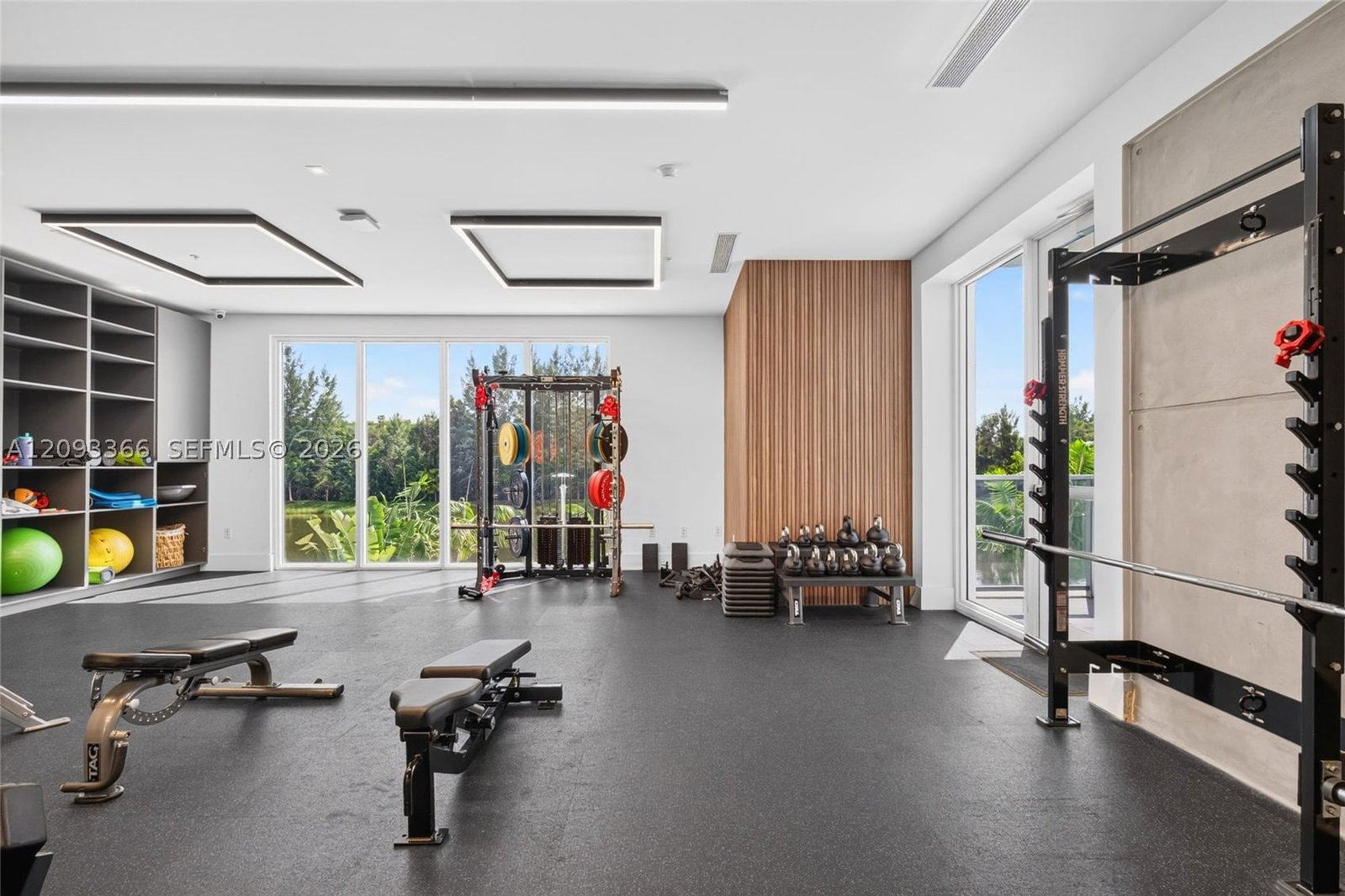 Real estate property located at 10370 67th Ter, Miami-dade, Doral Palms South, Doral, FL