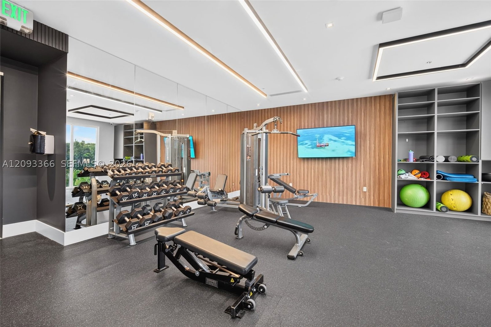 Real estate property located at 10370 67th Ter, Miami-dade, Doral Palms South, Doral, FL