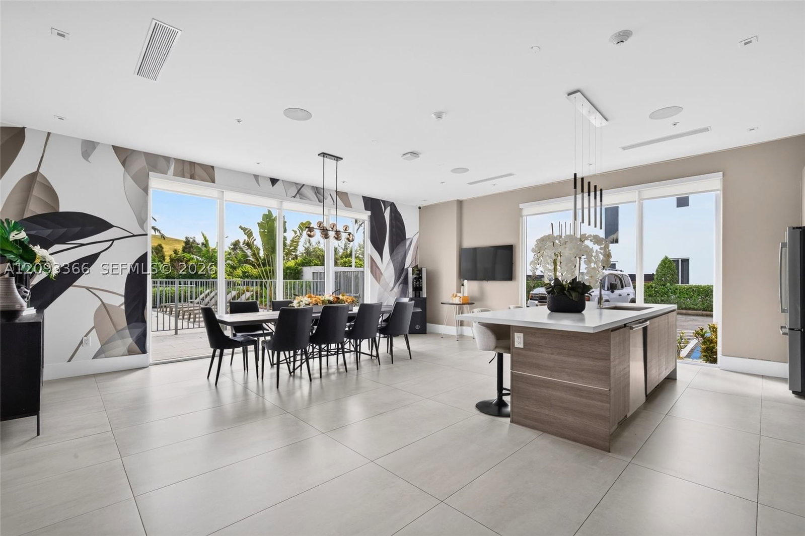 Real estate property located at 10370 67th Ter, Miami-dade, Doral Palms South, Doral, FL