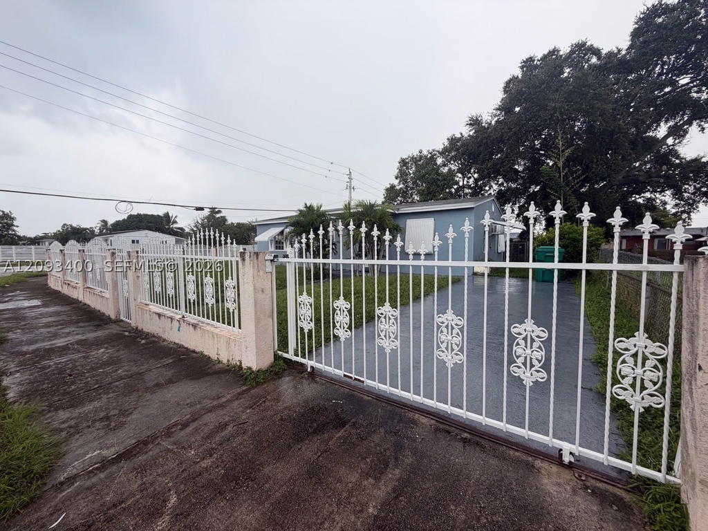 Real estate property located at 16000 17th Ct, Miami-dade, Bunche Park 1 Addn, Miami Gardens, FL