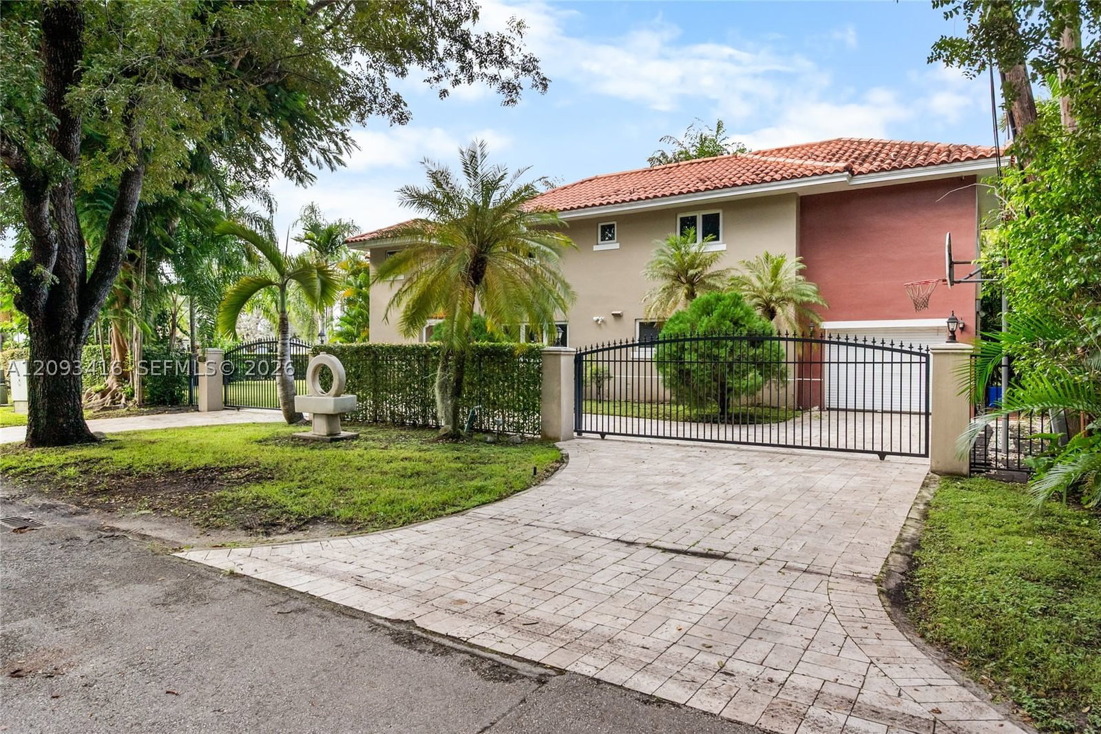 Real estate property located at 1543 Dorado Ave, Miami-dade, C Gab Country Club Sec 5, Coral Gables, FL