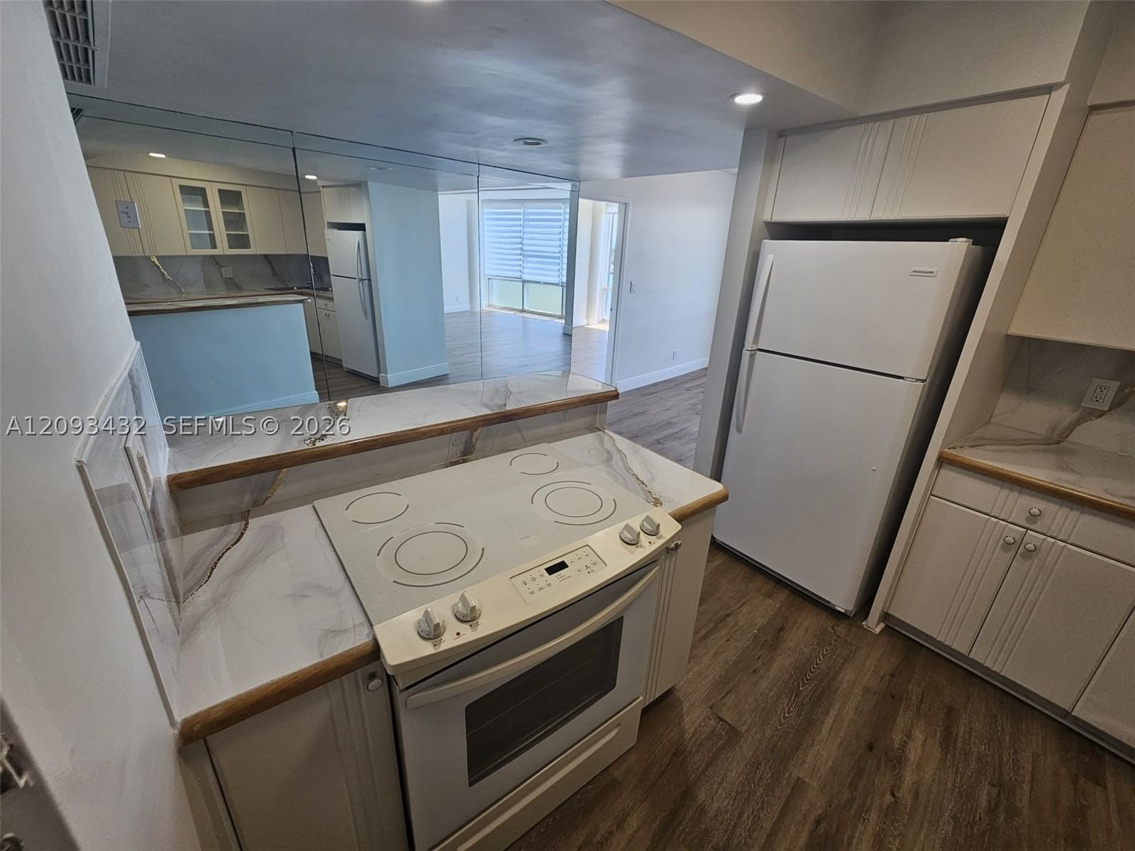 Real estate property located at 900 Bay Dr #721, Miami-dade, King Cole Condo, Miami Beach, FL