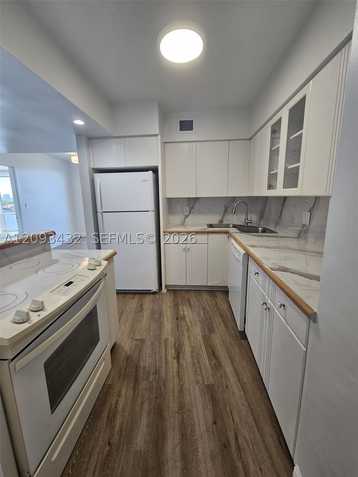 Real estate property located at 900 Bay Dr #721, Miami-dade, King Cole Condo, Miami Beach, FL