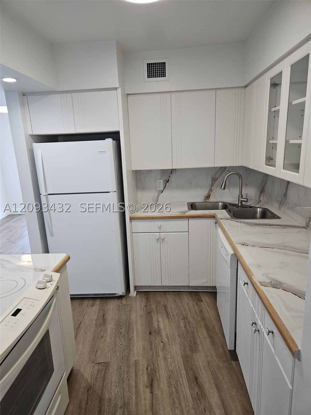 Real estate property located at 900 Bay Dr #721, Miami-dade, King Cole Condo, Miami Beach, FL