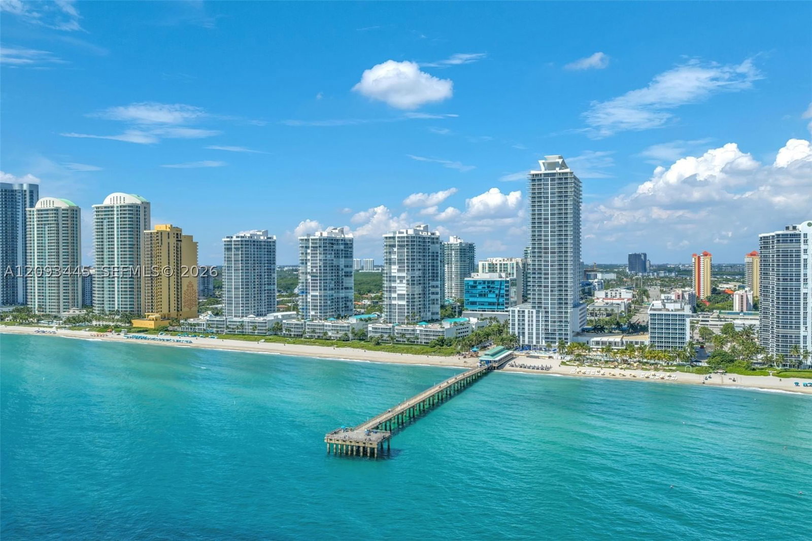 Real estate property located at 16699 Collins Ave #3010, Miami-dade, La Perla Condo, Sunny Isles Beach, FL