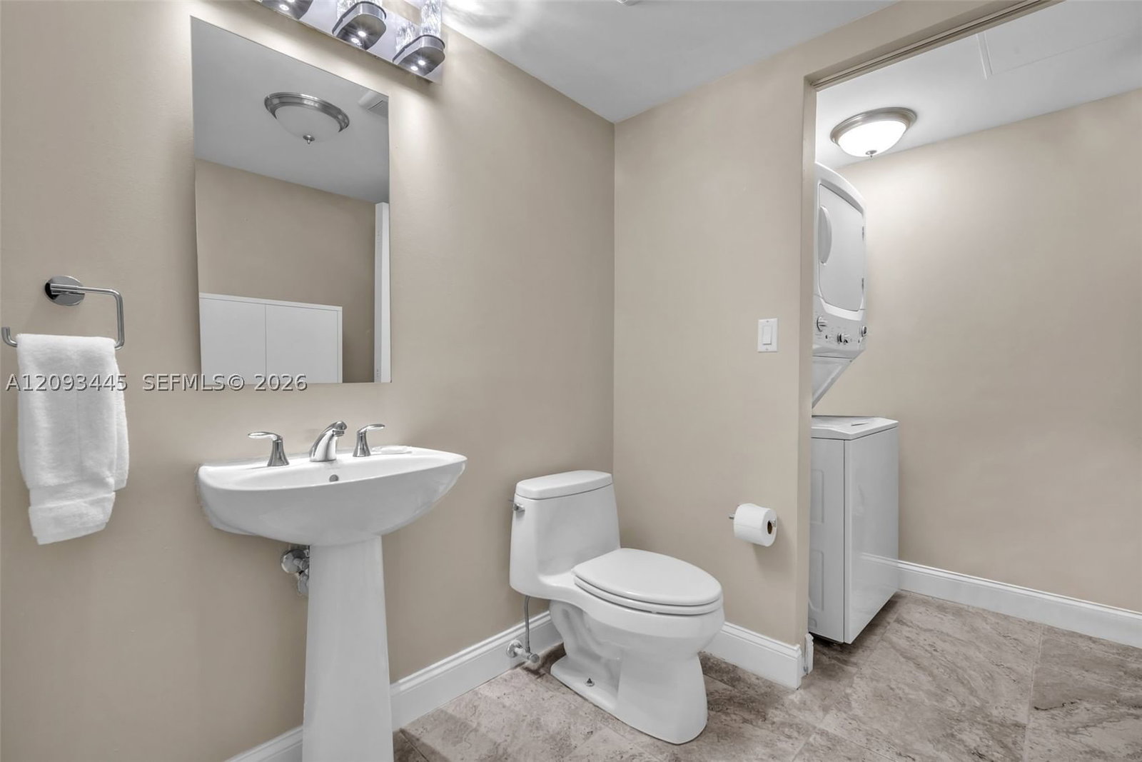 Real estate property located at 16699 Collins Ave #3010, Miami-dade, La Perla Condo, Sunny Isles Beach, FL