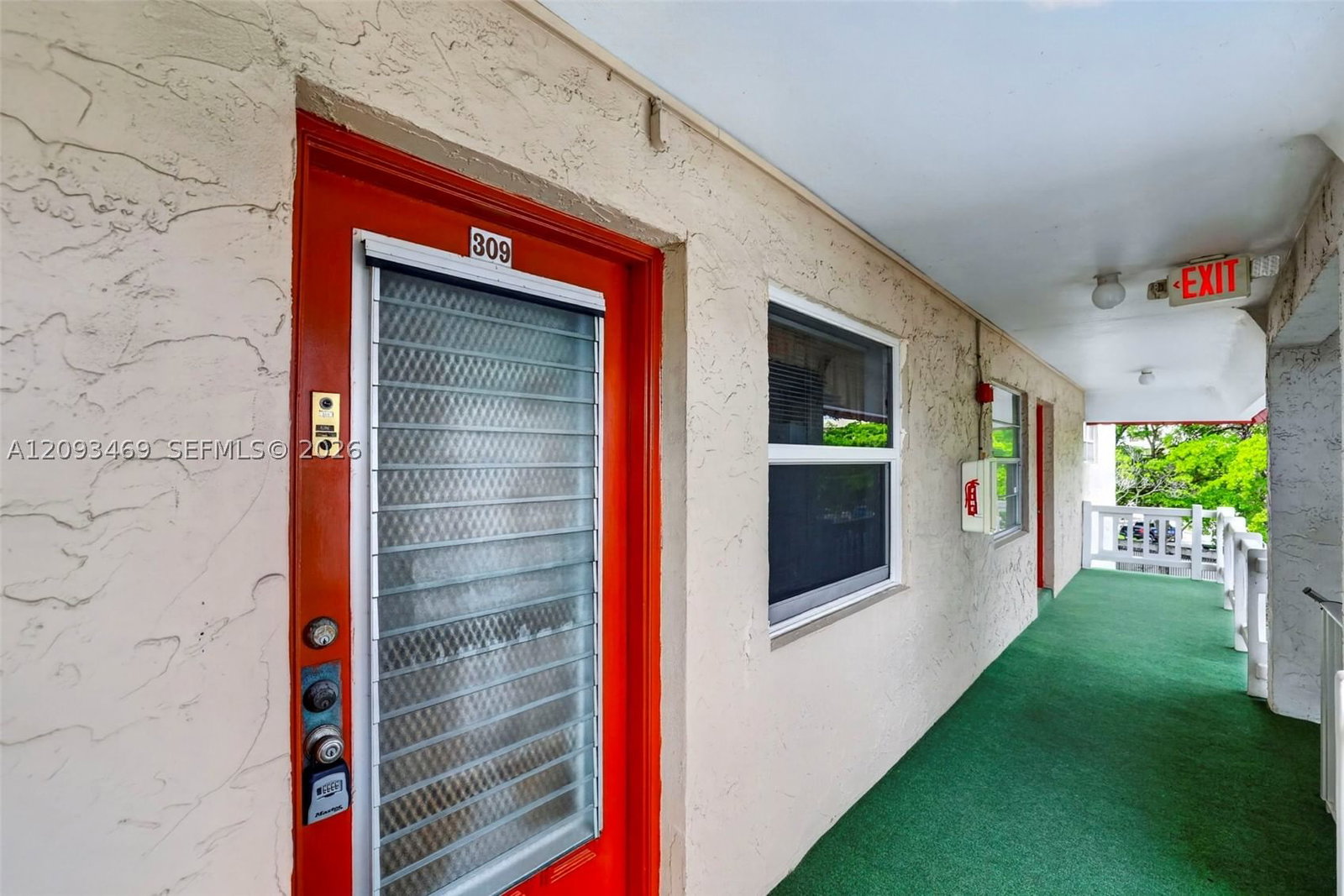 Real estate property located at 3774 Inverrary Blvd #309P, Broward, Las Vistas P-r In Inverra, Lauderhill, FL