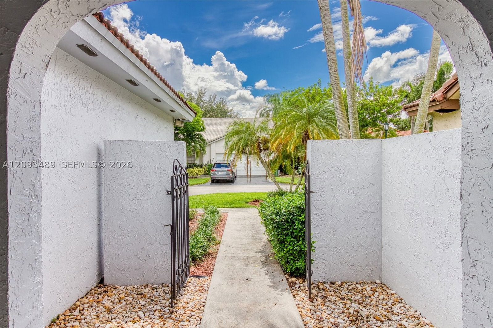 Real estate property located at 2156 Baton Rouge, Broward, Country Isles, Weston, FL
