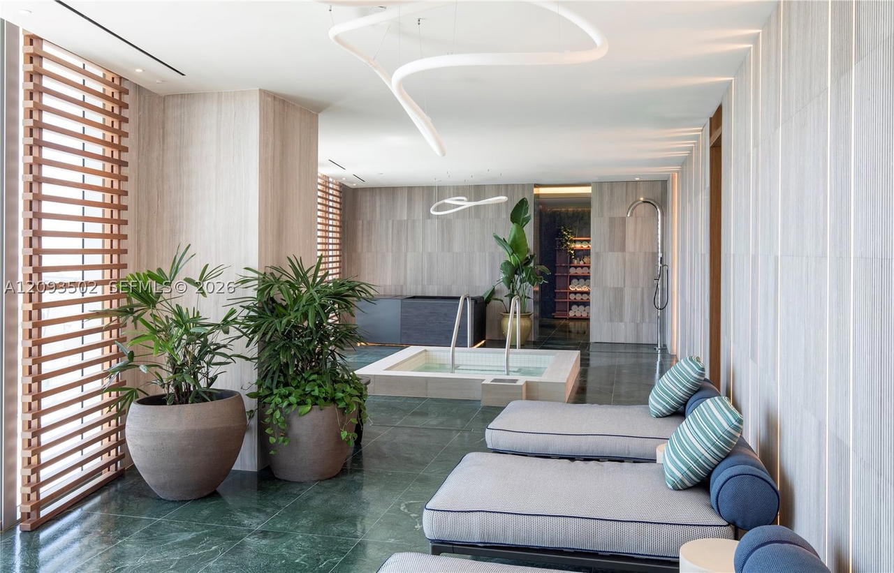 Real estate property located at 1400 Biscayne Boulevard #303, Miami-dade, Casa Bella Residences, Miami, FL