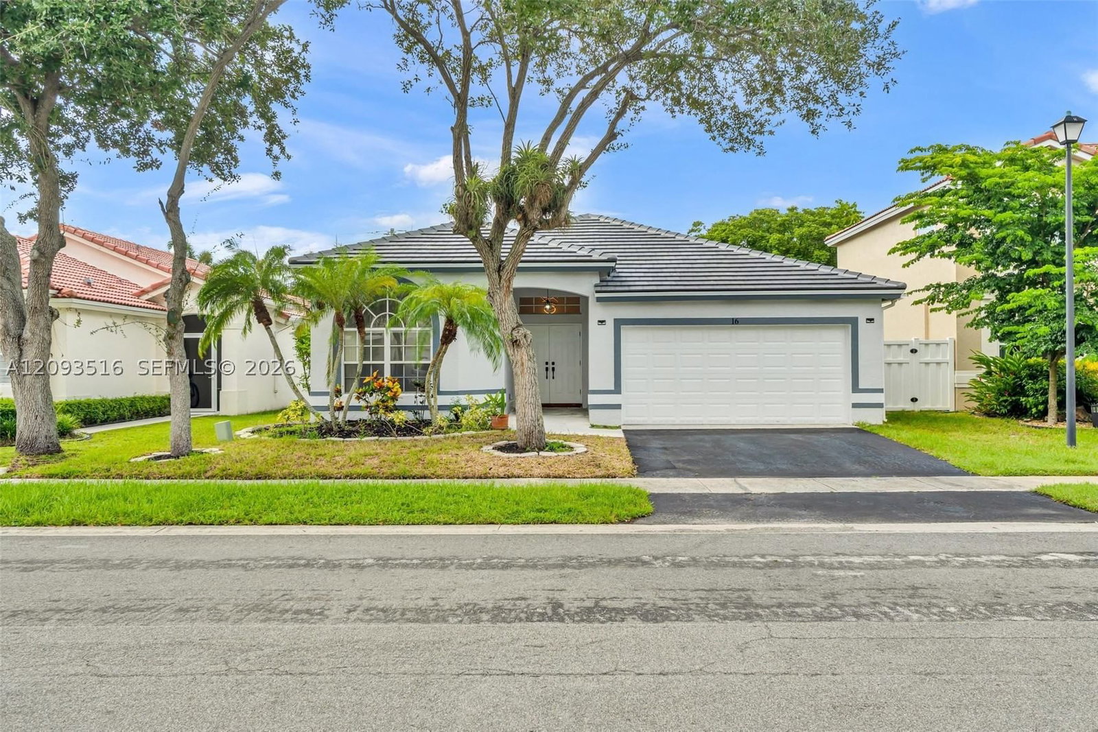 Real estate property located at 16 Gables Blvd, Broward, Bonaventure, Weston, FL