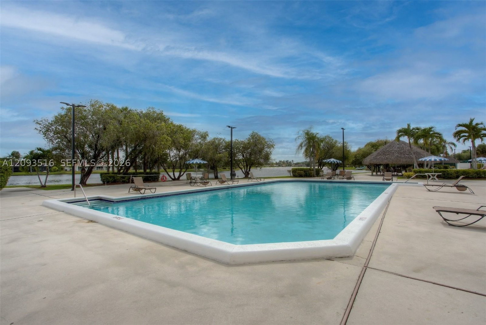 Real estate property located at 16 Gables Blvd, Broward, Bonaventure, Weston, FL