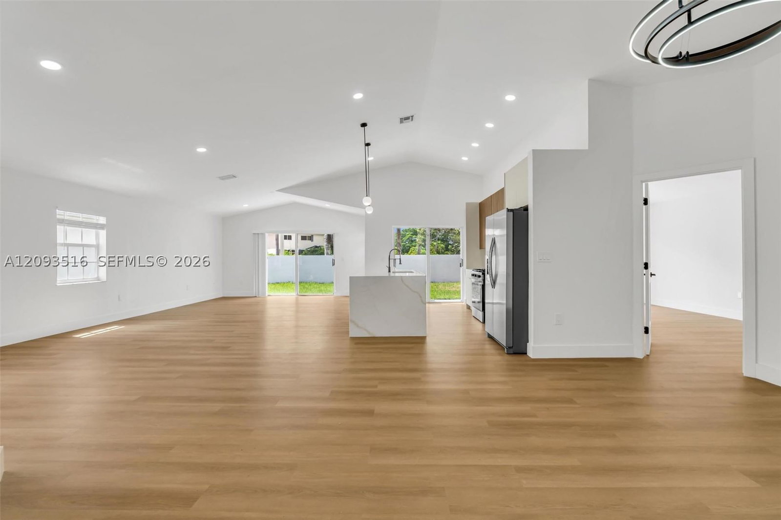 Real estate property located at 16 Gables Blvd, Broward, Bonaventure, Weston, FL