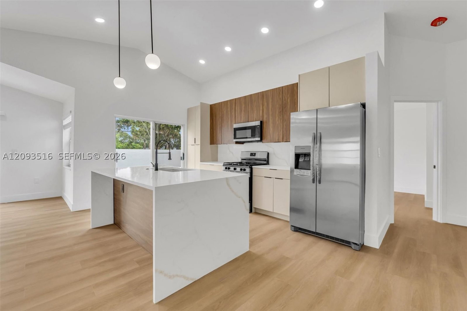 Real estate property located at 16 Gables Blvd, Broward, Bonaventure, Weston, FL