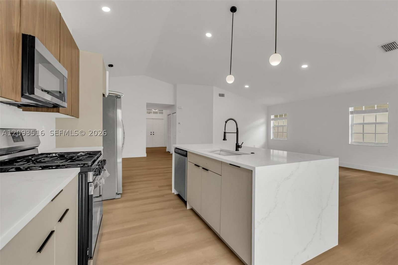 Real estate property located at 16 Gables Blvd, Broward, Bonaventure, Weston, FL
