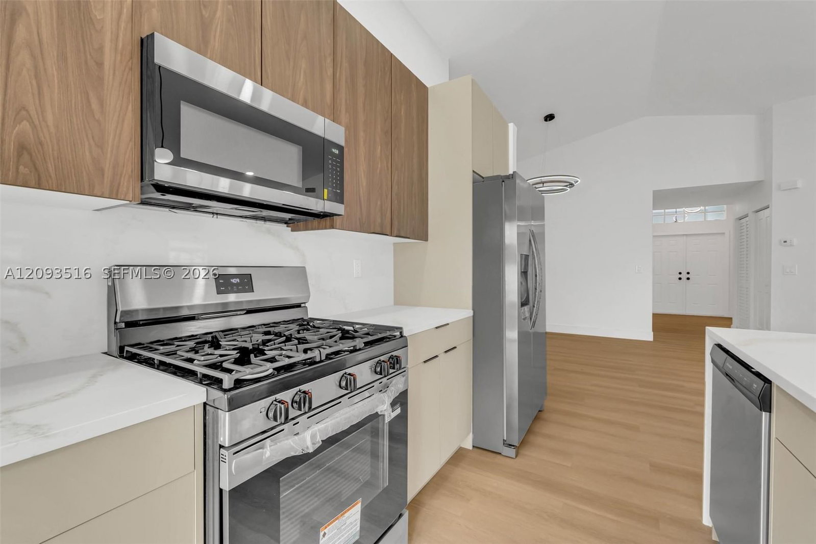 Real estate property located at 16 Gables Blvd, Broward, Bonaventure, Weston, FL