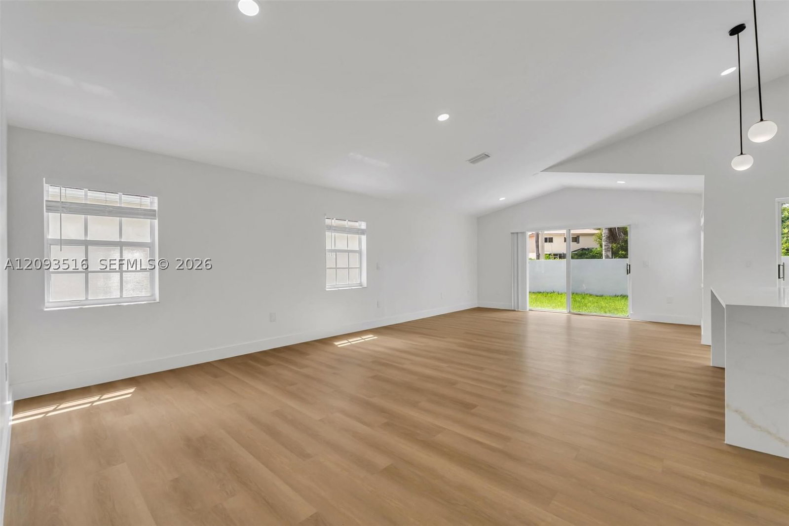 Real estate property located at 16 Gables Blvd, Broward, Bonaventure, Weston, FL